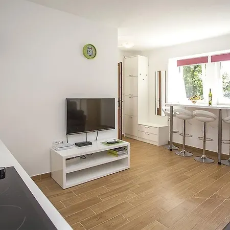 Prima Apartment *